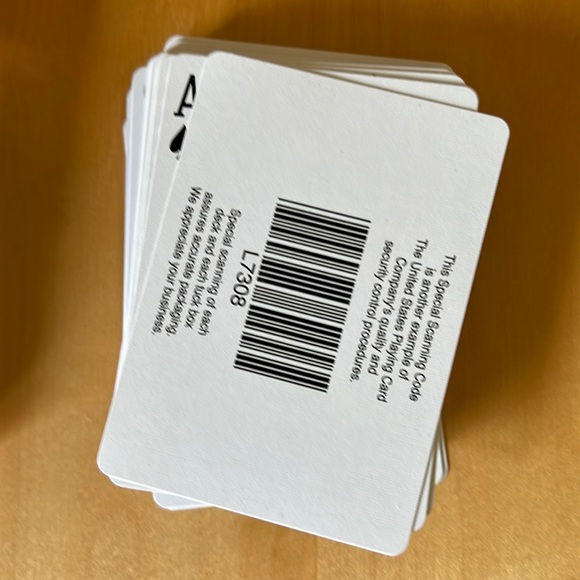 WYNN Encore 3 playing card sets - Picture 9 of 12